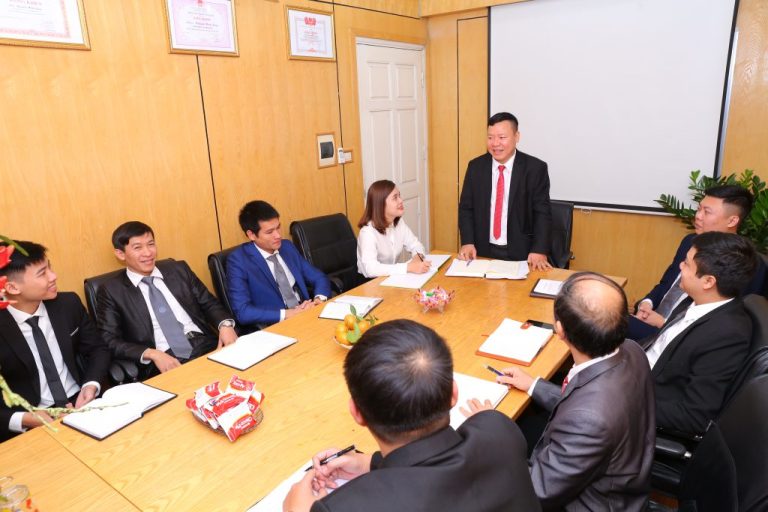 Văn phòng luật sư Hà Nội tư vấn lên lương trước thời hạn khi nghỉ hưu