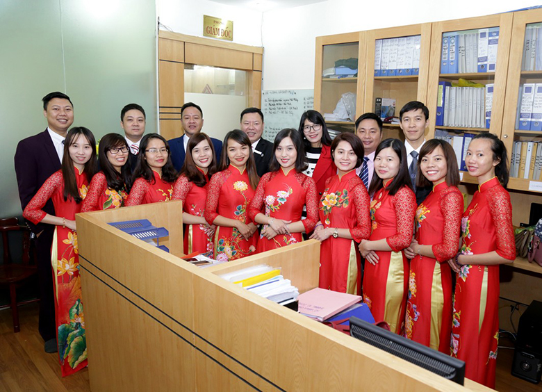 Tại Hà Nội văn phòng luật sư Dragon tổ chức lễ tổng kết năm 2016