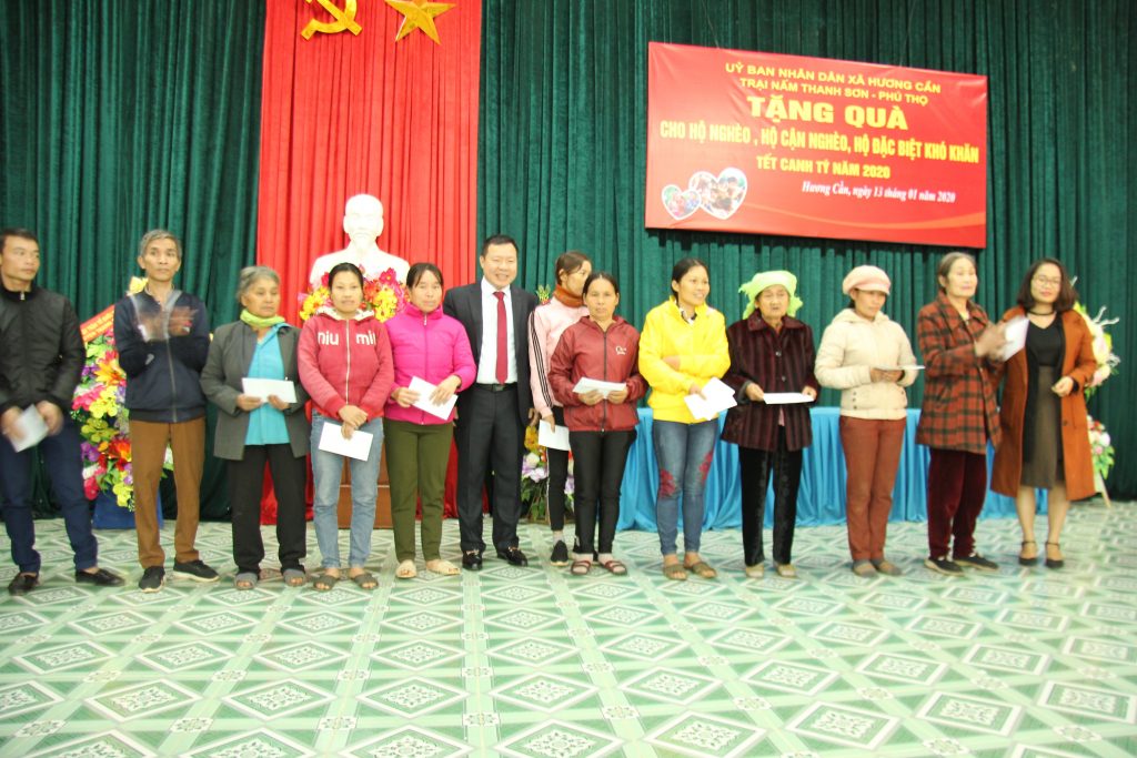 Công ty luật Dragon 10 năm một chặng đường, “Chia sẻ Tết yêu thương với người nghèo” Công ty luật Dragon 10 năm một chặng đường, “Chia sẻ Tết yêu thương với người nghèo”