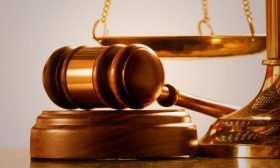 Câu chuyện pháp luật: Nỗi đau bản án Law Firm Gavel 300X168 1