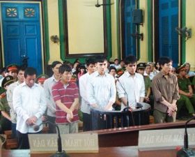 Luật sư “vắng mặt” thân chủ Luatsu 300X225 1