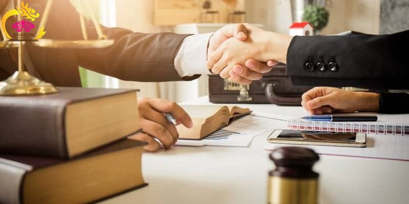 Chi phí thuê luật sư tranh tụng gồm những gì? Các yếu tố khách hàng cần biết trước khi thuê Chi Phi Thue Luat Su Tranh Tung